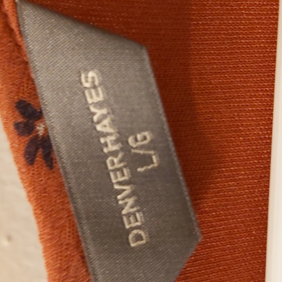 Cute top - Picture 3 of 3